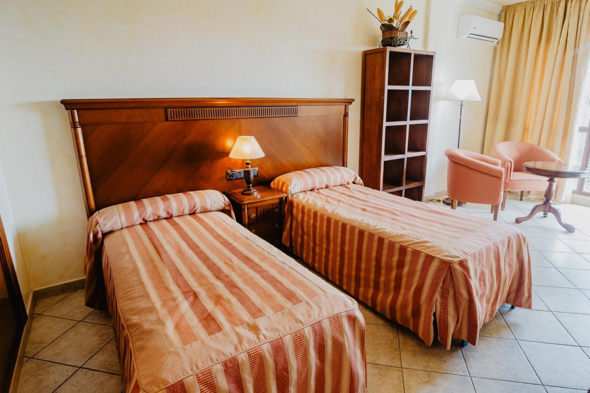 Hotel Hacienda Don Manuel Granja de Torrehermosa Екстер'єр фото