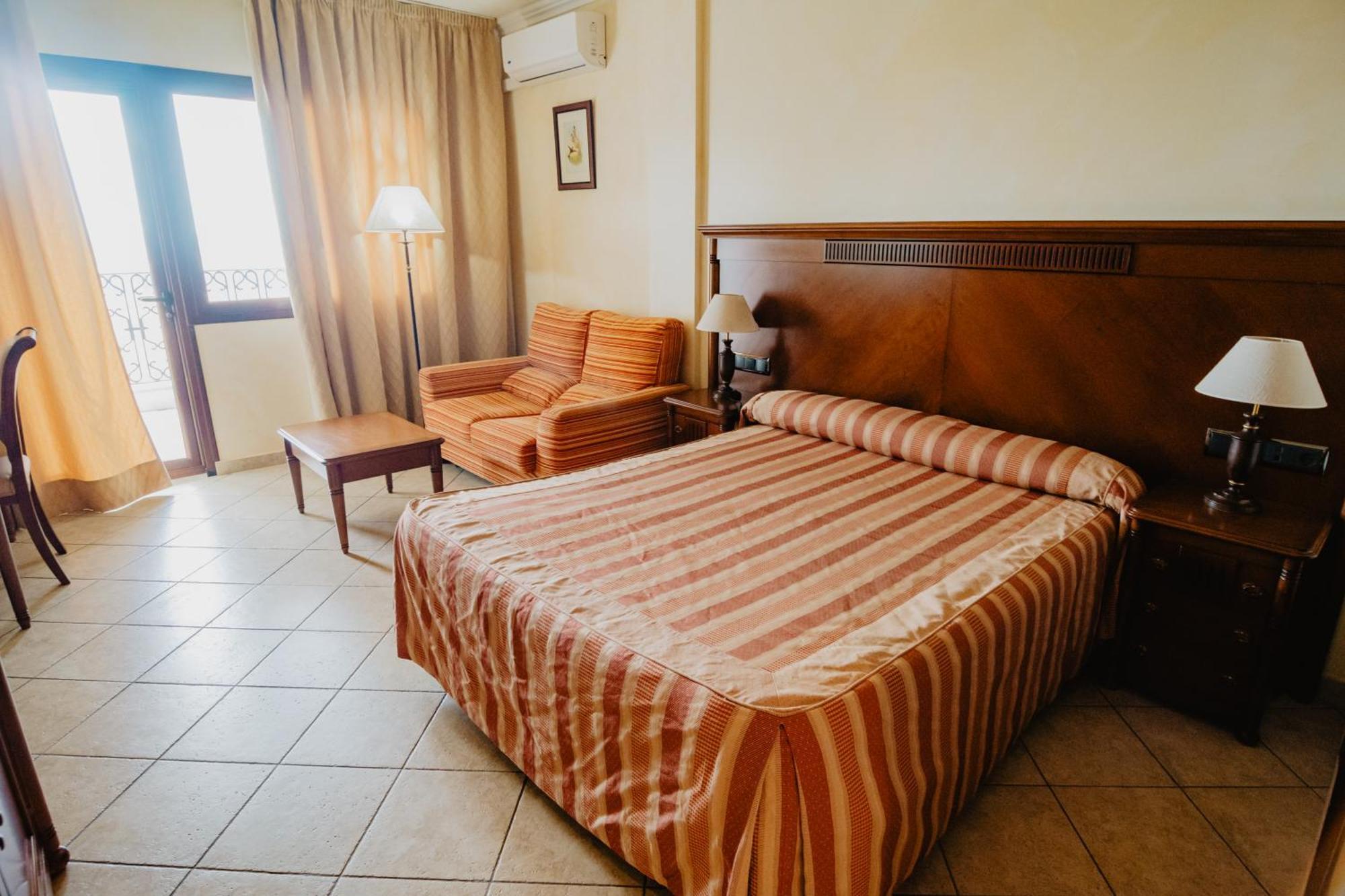 Hotel Hacienda Don Manuel Granja de Torrehermosa Екстер'єр фото